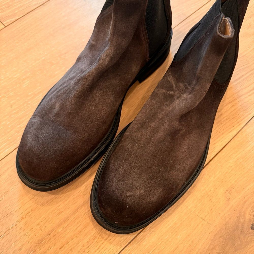 RON WHITE
Nigel Slate Gray Chelsea Boot - Picture 5 of 9
